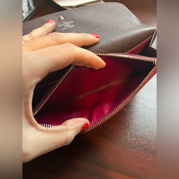 Authentic Louis Vuitton Fuchsia Epi Leather Emilie Wallet - Picture 9 of 10